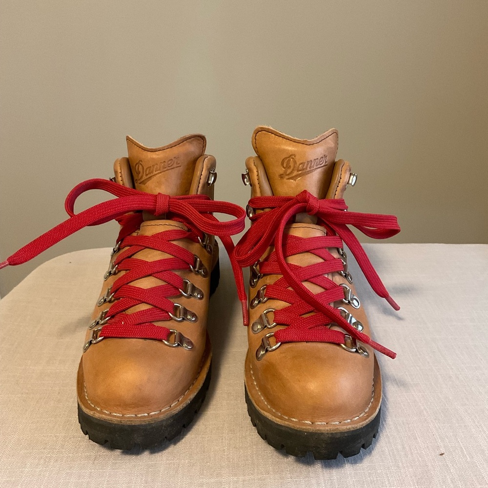 Danner Mountain Light Cascade Hiking Boots